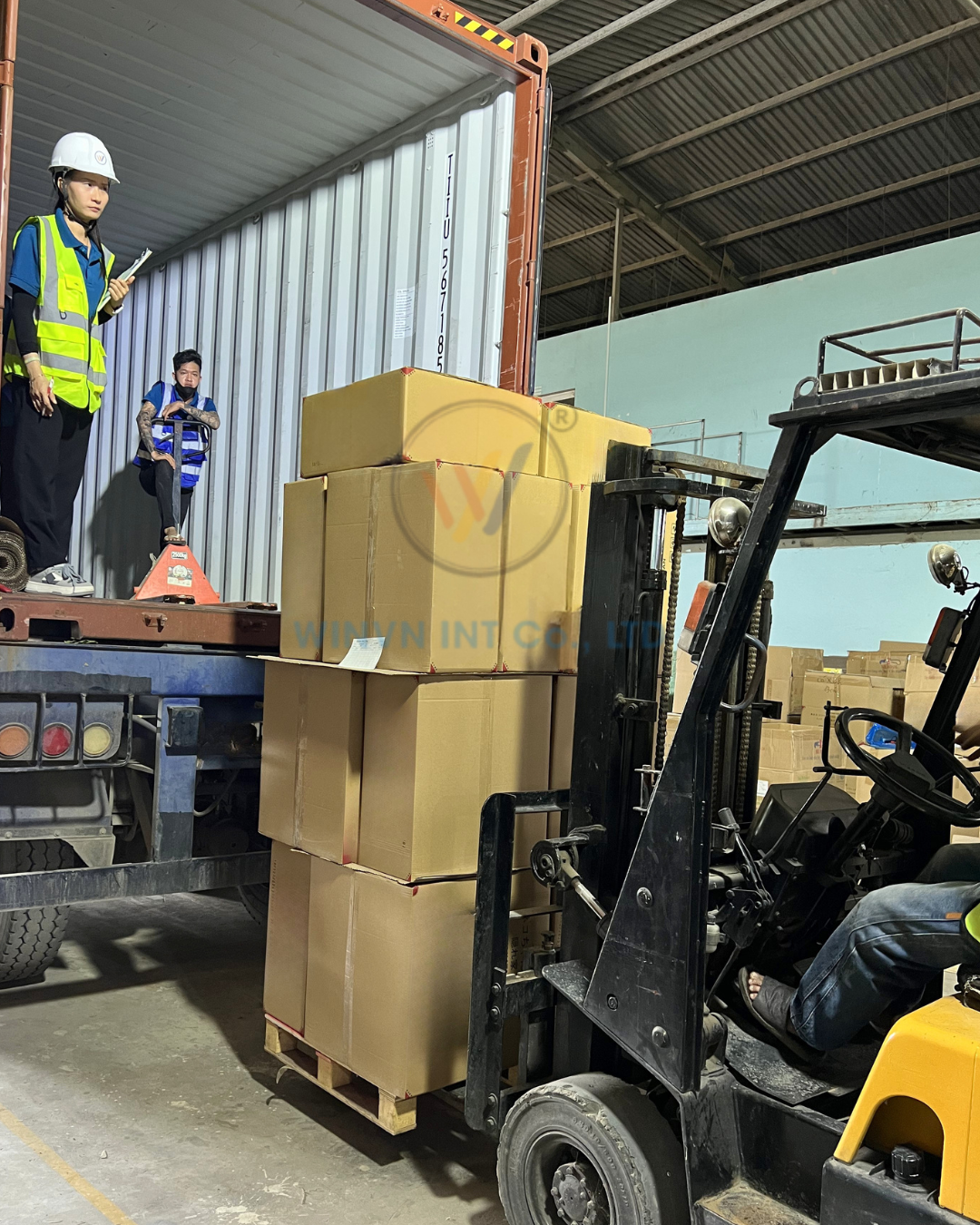Loading the export container